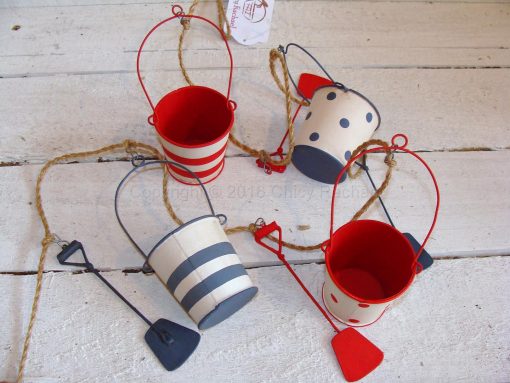 Blue, White And Red Buckets And Spades Garland 1